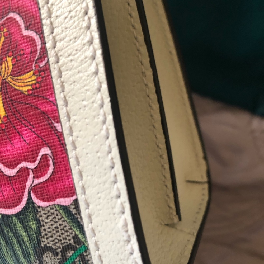 NWT Authentic Gucci Flora bag.  SOLD - Picture 8 of 12
